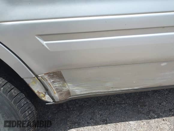 2006 Honda Pilot EX-L z VIN 5FNYF28576B011097, wystawiony jako IAAI lot #42669917 z przebiegiem 327 851 mil mil oraz . Historia ofert i sprzedaży dostępna na DreamBid. Obrazek 6.