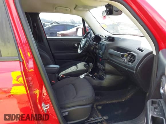 2017 Jeep Renegade Altitude z VIN ZACCJBBB2HPE76759, wystawiony jako IAAI lot #41773402 z przebiegiem 134 468 mil mil oraz . Historia ofert i sprzedaży dostępna na DreamBid. Obrazek 5.