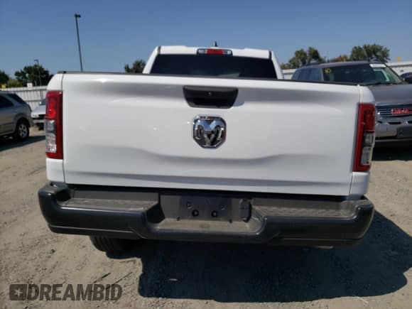 2024 Ram 1500 Tradesman z VIN 1C6SRECG3RN194874, wystawiony jako Copart lot #69112194 z przebiegiem 6 304 mil mil oraz Szkoda całkowita • Salvage title. Historia ofert i sprzedaży dostępna na DreamBid. Obrazek 6.