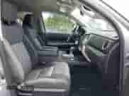 2018 Toyota Tundra SR с VIN 5TFUW5F16JX706699, выставлен на аукционе IAAI как лот 39794182 с пробегом 97 509 миль миль и . История ставок и продаж доступна на DreamBid. Изображение 5.