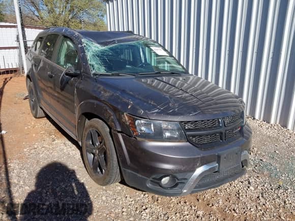 2019 Dodge Journey Crossroad z VIN 3C4PDDGG1KT841067, wystawiony jako IAAI lot #41807185 z przebiegiem 134 725 mil mil oraz . Historia ofert i sprzedaży dostępna na DreamBid. Obrazek 1.