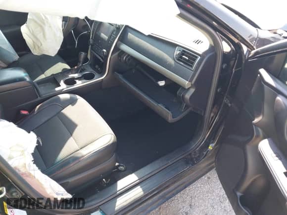 2017 Toyota Camry XLE z VIN 4T1BF1FK7HU451173, wystawiony jako IAAI lot #43172057 z przebiegiem 130 810 mil mil oraz . Historia ofert i sprzedaży dostępna na DreamBid. Obrazek 5.