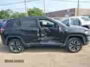 2018 Jeep Compass Trailhawk с VIN 3C4NJDDB0JT129673, выставлен на аукционе IAAI как лот 42887666 с пробегом 121 735 миль миль и . История ставок и продаж доступна на DreamBid. Изображение 13.