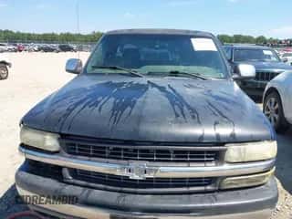 2001 Chevrolet Silverado 1500 LS z VIN 1GCEC14TX1Z174579, wystawiony jako IAAI lot #43228220 z przebiegiem 265 568 mil mil oraz . Historia ofert i sprzedaży dostępna na DreamBid. Obrazek 6.