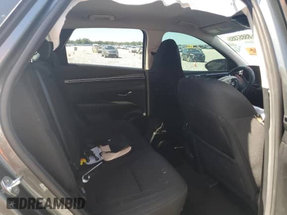 2023 Hyundai Tucson SEL z VIN 5NMJBCAE8PH209930, wystawiony jako Copart lot #85857355 z przebiegiem 21 652 mil mil oraz Nie do naprawy • Non repairable. Historia ofert i sprzedaży dostępna na DreamBid. Obrazek 11.