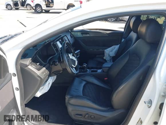 2018 Hyundai Sonata Limited с VIN 5NPE34AF5JH720115, выставлен на аукционе IAAI как лот 42330571 с пробегом 109 101 миль миль и . История ставок и продаж доступна на DreamBid. Изображение 5.