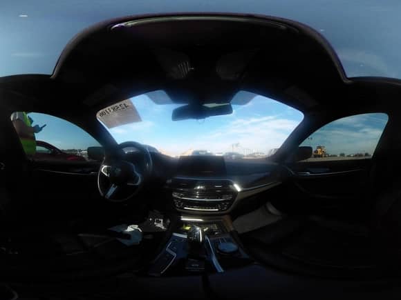 2018 BMW 5 Series M550i xDrive с VIN WBAJB9C55JB286747, выставлен на аукционе IAAI как лот 42583106 с пробегом 141 102 миль миль и . История ставок и продаж доступна на DreamBid. Изображение 19.