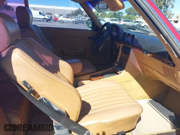 1985 Mercedes-Benz 380 with VIN WDBBA45C0FA035252, listed as a IAAI auction lot 42997214 with 136,882 mi miles and . Bid and sale history available at DreamBid. Image 5.