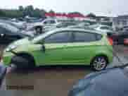 2013 Hyundai Accent SE с VIN KMHCU5AE1DU092402, выставлен на аукционе IAAI как лот 42884754 с пробегом 139 926 миль миль и . История ставок и продаж доступна на DreamBid. Изображение 14.
