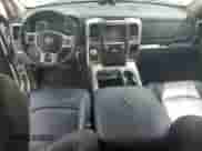 2017 Ram 1500 Laramie z VIN 1C6RR6NT5HS596782, wystawiony jako Copart lot #66124135 z przebiegiem 108 009 mil mil oraz Szkoda całkowita • Salvage title. Historia ofert i sprzedaży dostępna na DreamBid. Obrazek 8.