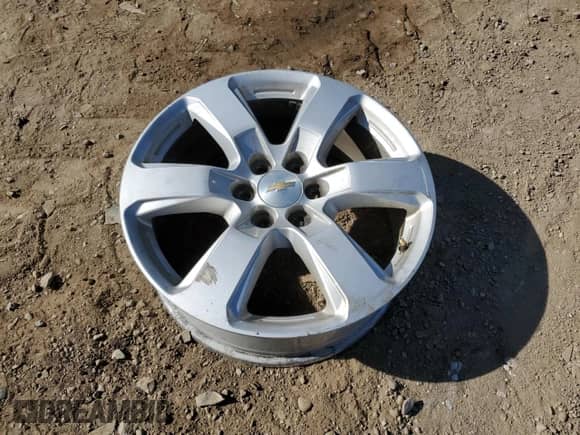 2016 Chevrolet Traverse LT z VIN 1GNKRGKD1GJ258160, wystawiony jako Copart lot #84559245 z przebiegiem Nie podano mil oraz Czysty tytuł • Clean title. Historia ofert i sprzedaży dostępna na DreamBid. Obrazek 13.