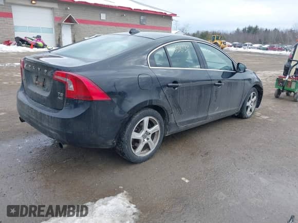 2013 Volvo S60 T5 с VIN YV1612FHXD2178065, выставлен на аукционе IAAI как лот 41658739 с пробегом 207 768 миль миль и . История ставок и продаж доступна на DreamBid. Изображение 4.