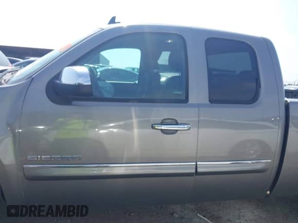 2013 GMC Sierra 1500 SLE z VIN 1GTR1VE07DZ314689, wystawiony jako IAAI lot #42290300 z przebiegiem 193 997 mil mil oraz . Historia ofert i sprzedaży dostępna na DreamBid. Obrazek 14.