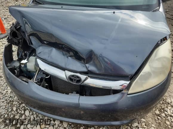 2009 Toyota Sienna XLE with VIN 5TDBK22C59S025170, listed as a Copart auction lot 70944055 with 267,429 mi miles and Non repairable. Bid and sale history available at DreamBid. Image 12.