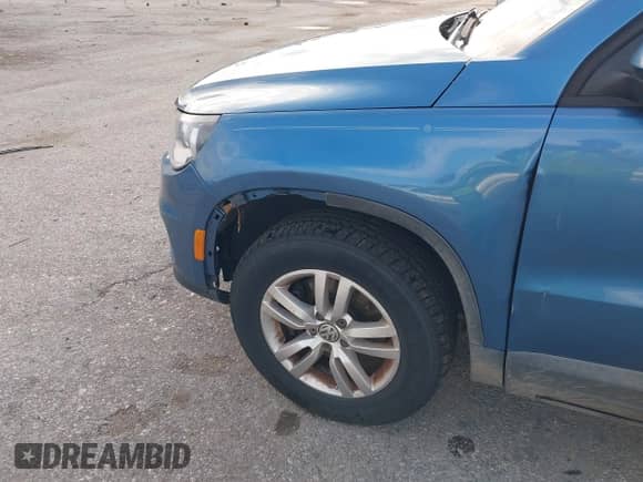 2017 Volkswagen Tiguan S с VIN WVGAV7AX6HW503871, выставлен на аукционе IAAI как лот 42372436 с пробегом 130 208 миль миль и . История ставок и продаж доступна на DreamBid. Изображение 12.