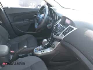 2015 Chevrolet Cruze ECO z VIN 1G1PH5SB5F7121179, wystawiony jako IAAI lot #43463393 z przebiegiem 125 043 mil mil oraz . Historia ofert i sprzedaży dostępna na DreamBid. Obrazek 5.