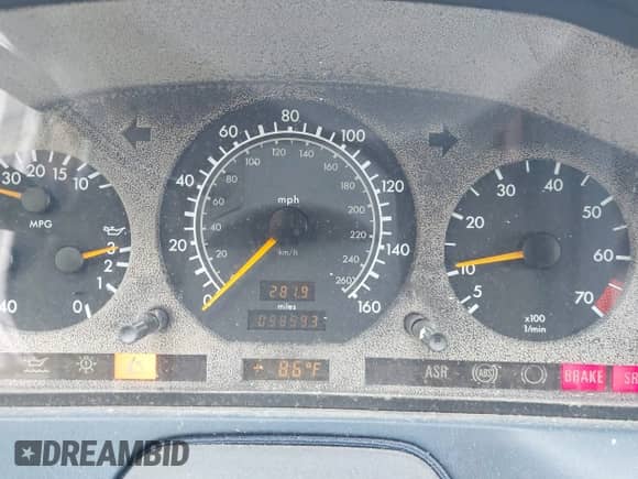 1997 Mercedes-Benz SL 500 с VIN WDBFA63F7VF145257, выставлен на аукционе IAAI как лот 43487398 с пробегом 98 593 миль миль и . История ставок и продаж доступна на DreamBid. Изображение 7.