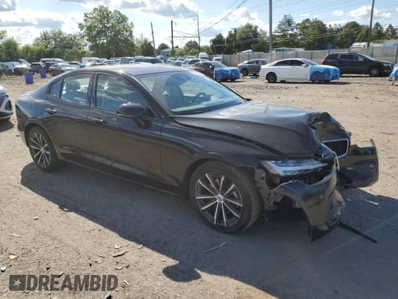 2021 Volvo S60 Momentum z VIN 7JR102FK7MG102354, wystawiony jako Copart lot #70449835 z przebiegiem 38 744 mil mil oraz Szkoda całkowita • Salvage title. Historia ofert i sprzedaży dostępna na DreamBid. Obrazek 4.