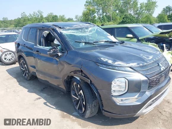 2024 Mitsubishi Outlander SEL with VIN JA4J3WA86RZ069717, listed as a IAAI auction lot 42486629 with 11,651 mi miles and . Bid and sale history available at DreamBid. Image 12.