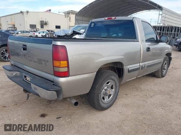 2000 Chevrolet Silverado 1500 z VIN 1GCEC14W6YZ361158, wystawiony jako IAAI lot #41682163 z przebiegiem 167 069 mil mil oraz . Historia ofert i sprzedaży dostępna na DreamBid. Obrazek 4.
