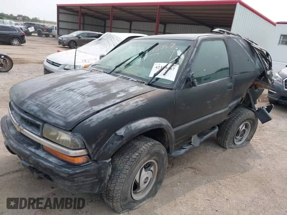 2000 Chevrolet Blazer LS с VIN 1GNCT18W3YK249760, выставлен на аукционе IAAI как лот 42329467 с пробегом Не указан миль и . История ставок и продаж доступна на DreamBid. Изображение 2.