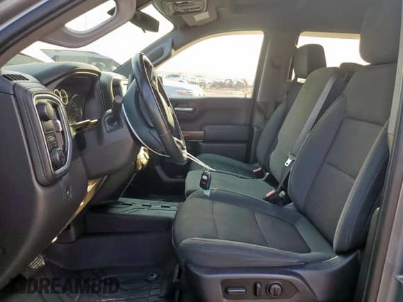 2020 Chevrolet Silverado 1500 LT z VIN 3GCPWCED0LG221754, wystawiony jako Copart lot #70286785 z przebiegiem 70 142 mil mil oraz Szkoda całkowita • Salvage title. Historia ofert i sprzedaży dostępna na DreamBid. Obrazek 7.