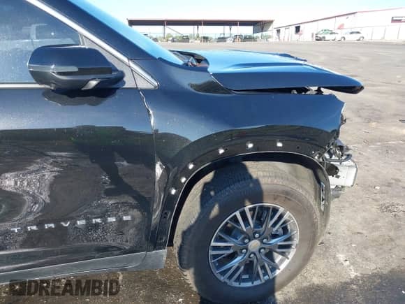 2025 Chevrolet Traverse FWD LT с VIN 1GNERGRS8SJ175948, выставлен на аукционе IAAI как лот 43214313 с пробегом 13 699 миль миль и . История ставок и продаж доступна на DreamBid. Изображение 20.