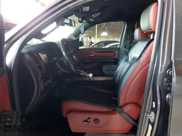 2019 Ram 1500 z VIN 1C6RRELG7KN716670, wystawiony jako Copart lot #70481274 z przebiegiem 115 830 mil mil oraz Szkoda całkowita • Salvage title. Historia ofert i sprzedaży dostępna na DreamBid. Obrazek 7.