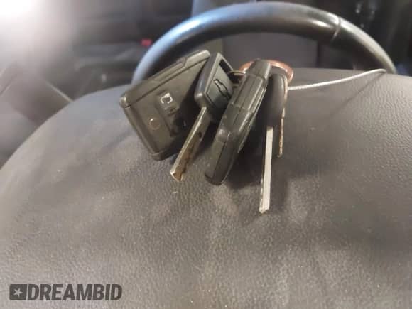 2014 Chevrolet Silverado 1500 LT with VIN 3GCUKREC4EG339740, listed as a IAAI auction lot 42933250 with 168,499 mi miles and . Bid and sale history available at DreamBid. Image 11.