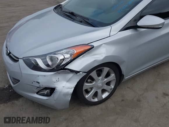 2013 Hyundai Elantra GLS z VIN KMHDH4AE6DU779474, wystawiony jako IAAI lot #42569044 z przebiegiem 95 106 mil mil oraz . Historia ofert i sprzedaży dostępna na DreamBid. Obrazek 6.