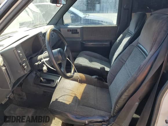 1991 Chevrolet Blazer с VIN 1GNDT13Z6M2154738, выставлен на аукционе Copart как лот 56011525 с пробегом 218 741 миль миль и Списание • Salvage title. История ставок и продаж доступна на DreamBid. Изображение 7.