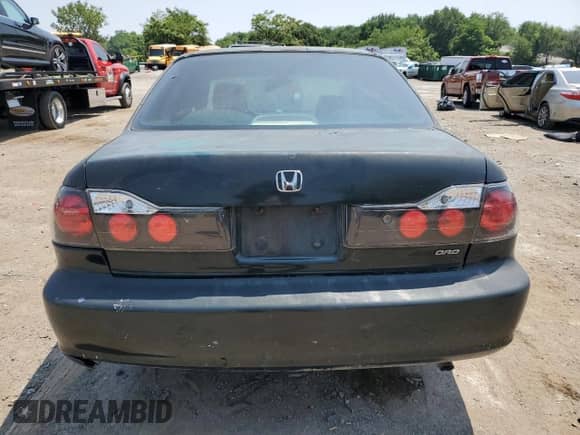 2001 Honda Accord EX z VIN 1HGCG66861A015947, wystawiony jako Copart lot #65003915 z przebiegiem 274 609 mil mil oraz Szkoda całkowita • Salvage title. Historia ofert i sprzedaży dostępna na DreamBid. Obrazek 6.