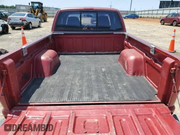2003 Chevrolet S-10 LS с VIN 1GCCS19H338144556, выставлен на аукционе Copart как лот 58699225 с пробегом 260 170 миль миль и Списание • Salvage title. История ставок и продаж доступна на DreamBid. Изображение 10.