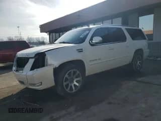 2013 Cadillac Escalade ESV Premium с VIN 1GYS4JEF6DR173775, выставлен на аукционе Copart как лот 46567645 с пробегом 248 838 миль миль и Списание • Salvage title. История ставок и продаж доступна на DreamBid. Изображение 1.