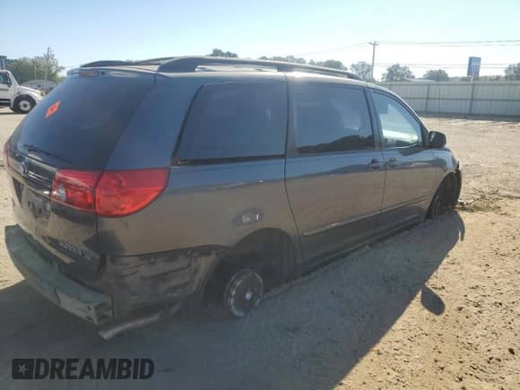 2007 Toyota Sienna LE z VIN 5TDZK23C87S061154, wystawiony jako Copart lot #82383165 z przebiegiem Nie podano mil oraz Szkoda całkowita • Salvage title. Historia ofert i sprzedaży dostępna na DreamBid. Obrazek 3.
