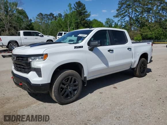 2024 Chevrolet Silverado 1500 LT Trail Boss z VIN 3GCUDFEL0RG244462, wystawiony jako Copart lot #52169645 z przebiegiem 11 421 mil mil oraz Szkoda całkowita • Salvage title. Historia ofert i sprzedaży dostępna na DreamBid. Obrazek 1.