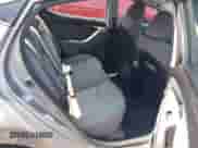 2015 Hyundai Elantra SE z VIN KMHDH4AE2FU223357, wystawiony jako IAAI lot #42376887 z przebiegiem 87 000 mil mil oraz . Historia ofert i sprzedaży dostępna na DreamBid. Obrazek 8.