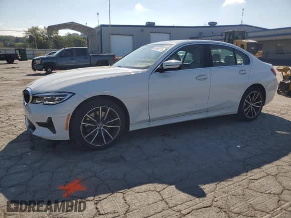 2022 BMW 3 Series 330i xDrive with VIN 3MW5R7J07N8C36576, listed as a Copart auction lot 81846515 with 4,054 mi miles and Salvage title. Bid and sale history available at DreamBid. Image 1.