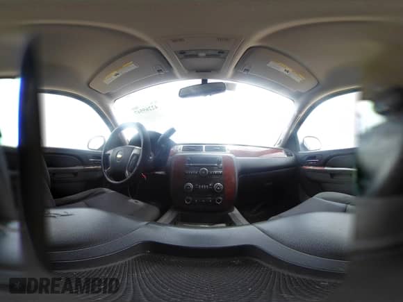 2011 Chevrolet Tahoe LS z VIN 1GNSCAE03BR325746, wystawiony jako IAAI lot #42269547 z przebiegiem 140 492 mil mil oraz . Historia ofert i sprzedaży dostępna na DreamBid. Obrazek 18.