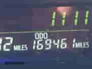 2016 Toyota Prius Two z VIN JTDZN3EU8GJ041616, wystawiony jako IAAI lot #40962054 z przebiegiem 169 461 mil mil oraz . Historia ofert i sprzedaży dostępna na DreamBid. Obrazek 16.