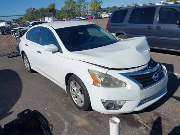 2015 Nissan Altima S z VIN 1N4AL3AP2FC266349, wystawiony jako IAAI lot #43420649 z przebiegiem 148 233 mil mil oraz . Historia ofert i sprzedaży dostępna na DreamBid. Obrazek 1.