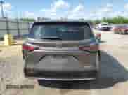2022 Toyota Sienna Platinum с VIN 5TDERKECXNS117289, выставлен на аукционе Copart как лот 53491924 с пробегом 7 675 миль миль и Списание • Salvage title. История ставок и продаж доступна на DreamBid. Изображение 6.