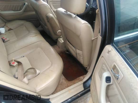 1993 Honda Accord с VIN JHMCB7686PC030883, выставлен на аукционе IAAI как лот 40855777 с пробегом 301 907 миль миль и . История ставок и продаж доступна на DreamBid. Изображение 8.