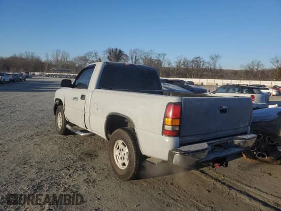 2004 GMC Sierra 1500 SLE with VIN 1GTEK14T34Z124453, listed as a Copart auction lot 86114504 with 303,881 mi miles and Clean title. Bid and sale history available at DreamBid. Image 2.