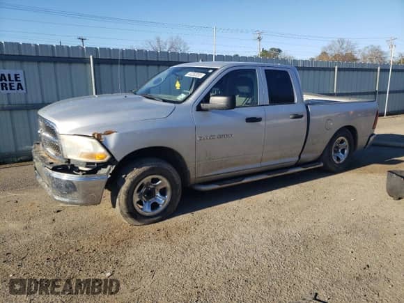 2012 Ram 1500 Tradesman z VIN 1C6RD6FP3CS111886, wystawiony jako Copart lot #43252055 z przebiegiem 140 853 mil mil oraz Szkoda całkowita • Salvage title. Historia ofert i sprzedaży dostępna na DreamBid. Obrazek 1.