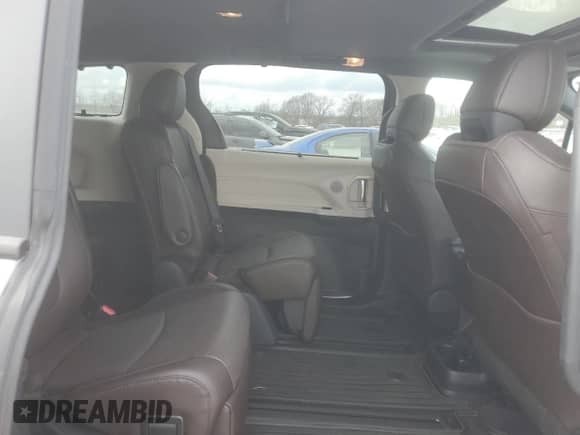 2022 Toyota Sienna Platinum с VIN 5TDERKEC3NS135567, выставлен на аукционе Copart как лот 43991625 с пробегом 33 711 миль миль и Списание • Salvage title. История ставок и продаж доступна на DreamBid. Изображение 11.