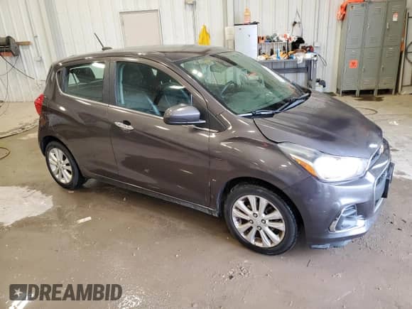 2016 Chevrolet Spark LT z VIN KL8CF6SA6GC613794, wystawiony jako Copart lot #81990434 z przebiegiem 109 834 mil mil oraz Nie do naprawy • Non repairable. Historia ofert i sprzedaży dostępna na DreamBid. Obrazek 4.