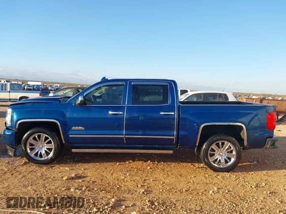 2018 Chevrolet Silverado 1500 High Country with VIN 3GCPCTEJXJG304555, listed as a IAAI auction lot 41134894 with 72,907 mi miles and . Bid and sale history available at DreamBid. Image 14.