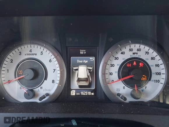 2016 Toyota Sienna SE with VIN 5TDXK3DC3GS727302, listed as a IAAI auction lot 42526541 with 162,518 mi miles and . Bid and sale history available at DreamBid. Image 7.