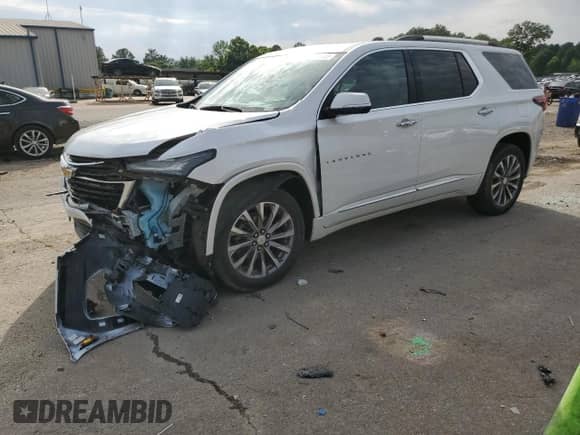 2022 Chevrolet Traverse Premier с VIN 1GNERKKW0NJ182428, выставлен на аукционе Copart как лот 57123605 с пробегом 62 224 миль миль и Списание • Salvage title. История ставок и продаж доступна на DreamBid. Изображение 1.